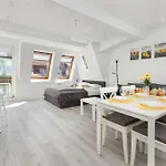 Sopockie Z Parkingiem Przy Plazy I Molo By Renters 소포트